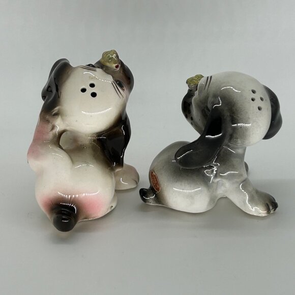 Vintage Kitschy Salt and Pepper Shakers Dog Puppy With Bee On Noses Japan 1950s - Picture 3 of 9